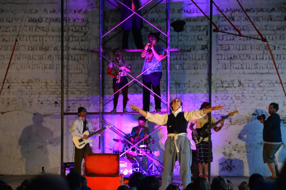 Los actos de circo son animados&nbsp; con m&uacute;sica en vivo, esta marca el ritmo de las presentaci&oacute;nes. (Foto: Wilder L&oacute;pez/Soy502)