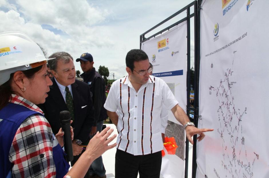 Jimmy Morales declin&oacute; la invitaci&oacute;n a la firma para atender agenda nacional. (Foto: Presidencia)