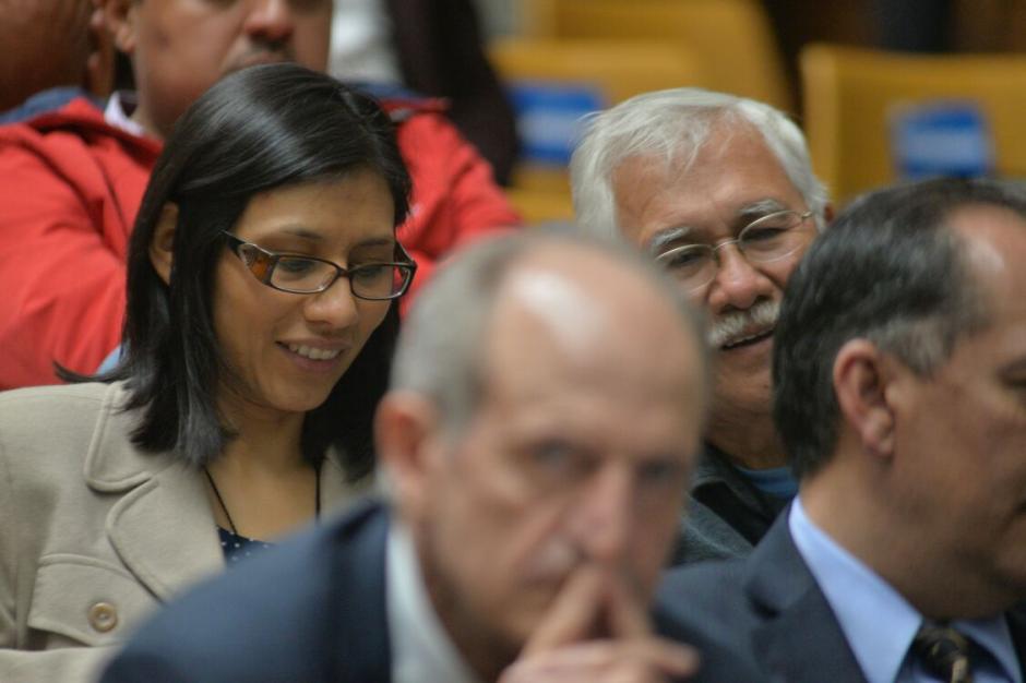 Ed&iacute;n Barrientos, exdirector de Banrural y exfinancista de Siglo21, es defendido por su hija Elena Barrientos. (Foto: Wilder L&oacute;pez/Soy502) 