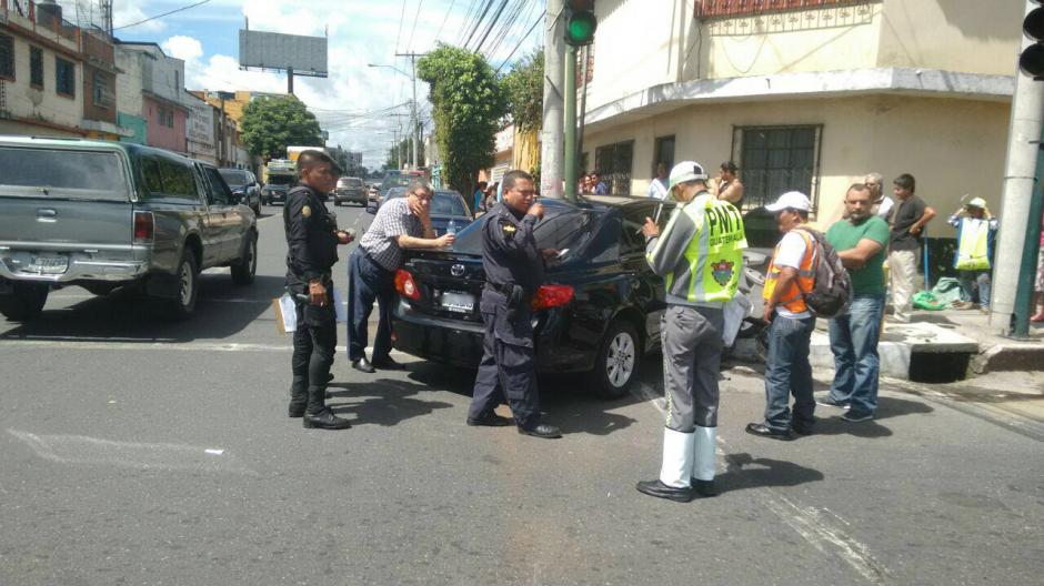La colisi&oacute;n tuvo lugar en la 14 avenida y 13 calle de la zona 12. (Foto: Am&iacute;lcar Montejo)