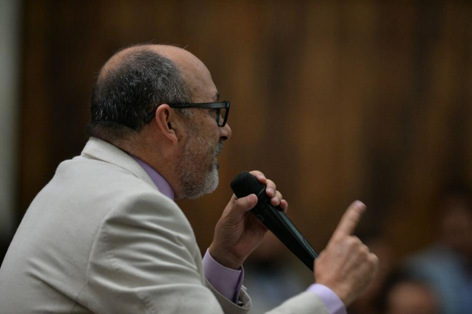 El abogado Mois&eacute;s Galindo realiz&oacute; este d&iacute;a la defensa t&eacute;cnica a favor de su cliente. (Foto: Wilder L&oacute;pez/Soy502)