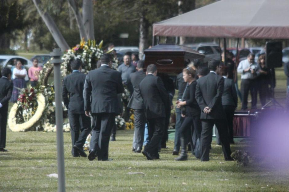 El cuerpo de Lima fue entregado al Instituto Nacional de Ciencias Forenses de Guatemala (Inacif). (Foto: Alejandro Bal&aacute;n/Soy502)