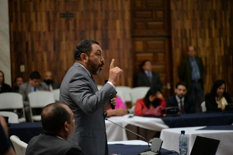 El exministro de Gobernaci&oacute;n, Mauricio L&oacute;pez Bonilla, fue el &uacute;ltimo de los implicados en pedir medida sustitutiva en lugar de prisi&oacute;n. (Foto: Wilder L&oacute;pez/Soy502)