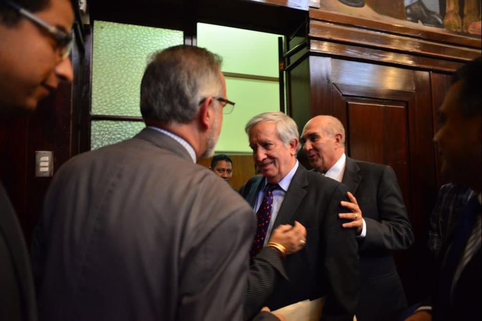 Al finalizar una reuni&oacute;n realizada durante la noche de este lunes, los legisladores se repartieron los puestos de la nueva Junta Directiva del Congreso que deja fuera a Mario Taracena y a la UNE. (Foto: Archivo/Soy502)
