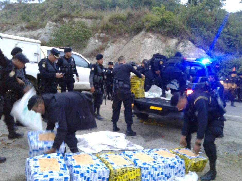 La droga fue embalada para ser transportada a la ciudad de Guatemala. (Foto: PNC)