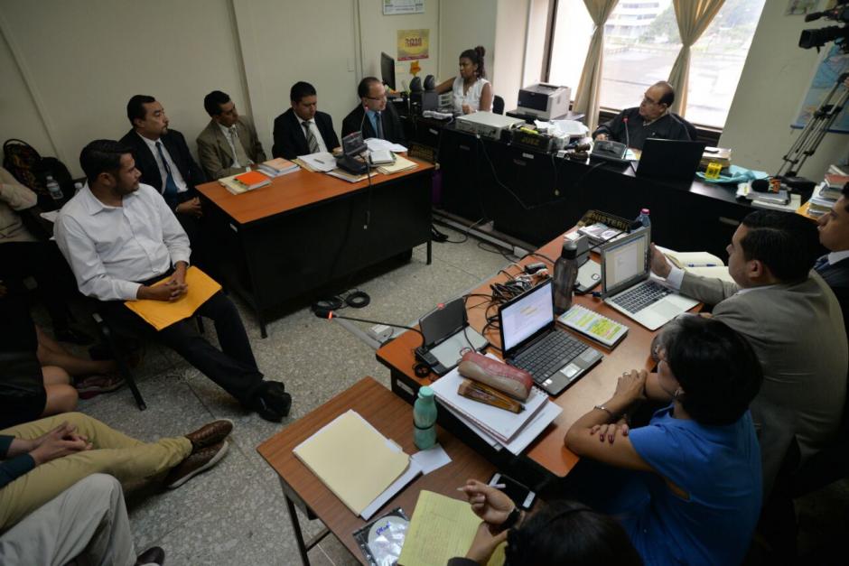 Siete personas deber&aacute;n enfrentar un proceso judicial por supuestamente beneficiarse con una plaza fantasma del Congreso. (Foto: Wilder L&oacute;pez/Soy502)