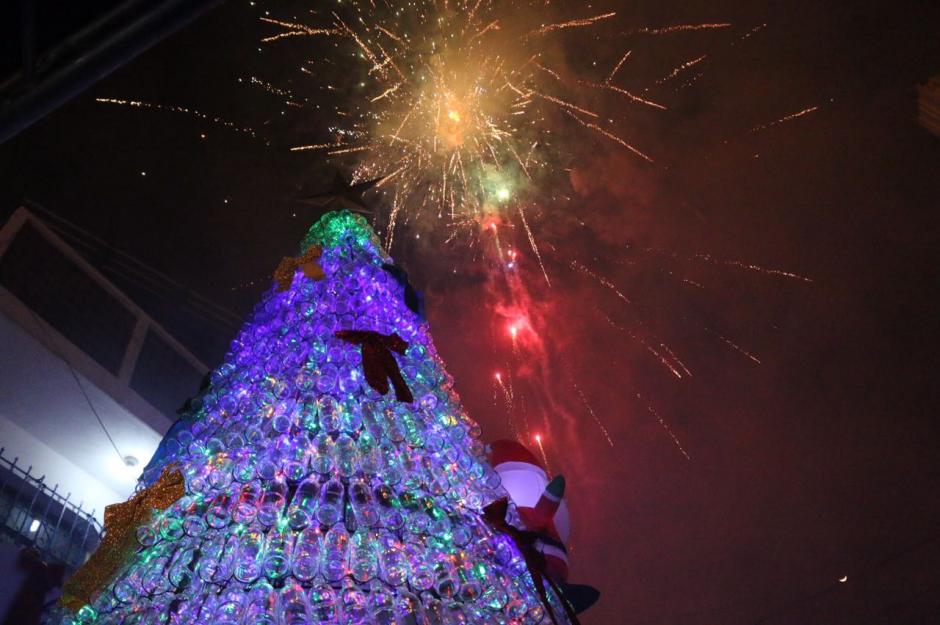 El &aacute;rbol ecol&oacute;gico fue inaugurado por el alcalde de Mixco, Neto Bran. (Foto: Municipalidad de Mixco)