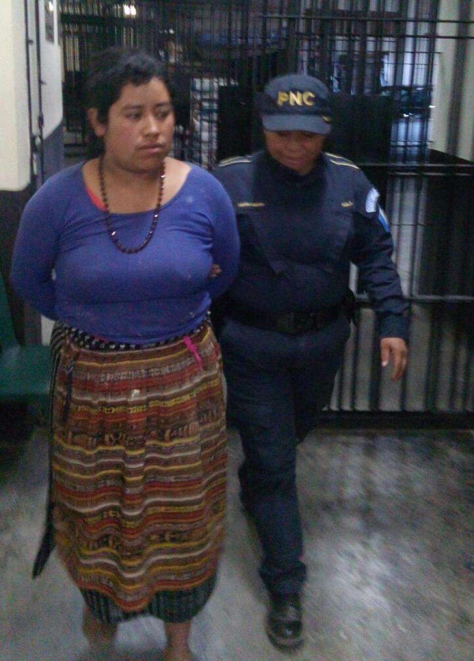 Amalia Argentina Ruiz Colop de Bautista pretend&iacute;a vender a una beb&eacute;. (Foto: PNC) 