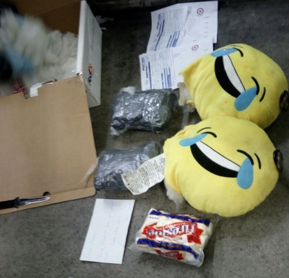 Los peluches fueron encontrados dentro del Aeropuerto Internacional la Aurora