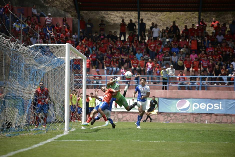Los rojos se quedan con la victoria. (Foto: Wilder L&oacute;pez/Soy502)