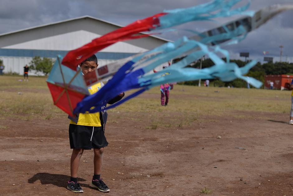 Un grupo de ni&ntilde;os particip&oacute; en el evento "Vuela m&aacute;s alto". (Foto: Wilder L&oacute;pez/Soy502)
