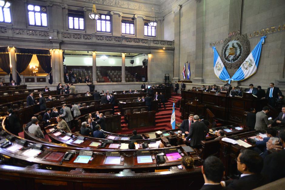 Diputados del Congreso de la República lograron luego de varias horas aprobar la Ley de Contrataciones del Estado. (Foto: Wilder López/Soy502)