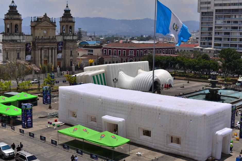 Los domos inflables servir&aacute;n para alojar a visitantes que les interese aprender sobre grandes artistas nacionales. (Foto: Wilder L&oacute;pez/Soy502)