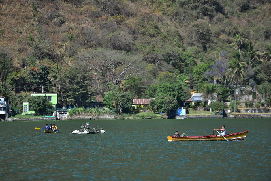 La "f&oacute;rmula m&aacute;gica" con la que se pretende limpiar el lago de Amatitl&aacute;n cost&oacute; Q137 millones. (Foto: Archivo/Soy502)