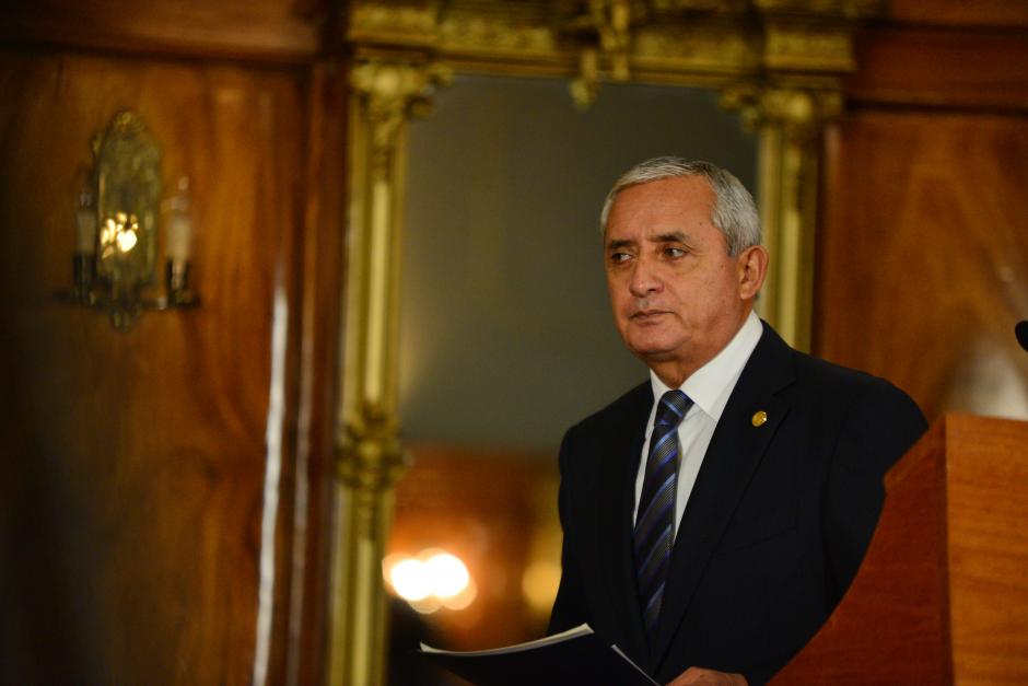 Al presidente Otto P&eacute;rez Molina le siguen llegando peticiones de se renuncia al cargo; &eacute;l insiste en que no se ir&aacute; hasta el 14 de enero de 2016. (Foto: Wilder L&oacute;pez/Soy502)