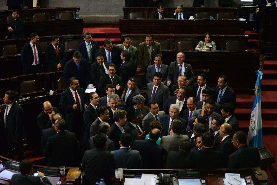 Las reformas a la Ley Orgánica del Congreso, que restrigen el transfuguismo, no han entrado en vigencia porque el diario oficial tiene escasez de papel. (Foto: Archivo/Soy502)