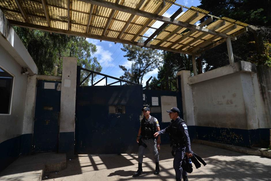 El ambiente se respira tranquilo un d&iacute;a despu&eacute;s de los disturbios dentro de la c&aacute;rcel de Pav&oacute;n. (Foto: Wilder L&oacute;pez/Soy502) 