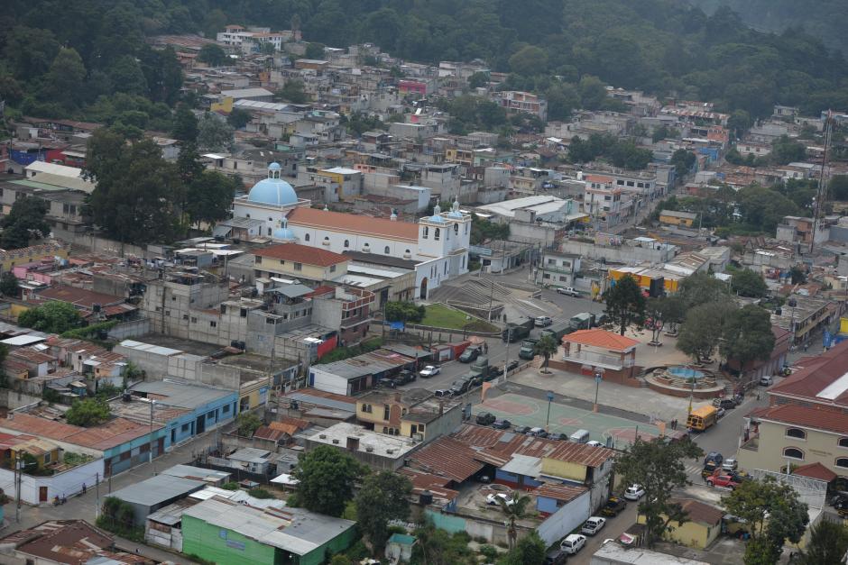 El alcalde de Santa Catarina Pinula, Víctor Alvarizaes, dijo que será el MP el que determine qué instituciones tienen responsabilidad en la tragedia de El Cambray. (Foto: Wilder López/Soy502)