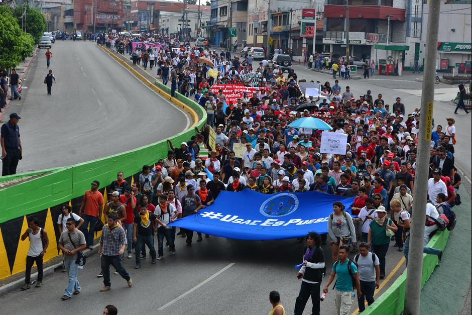 Las protestas y el llamado al Paro Nacional han provocado que algunos colegios se sumen y otros cancelen actividades por precaución. &nbsp;(Foto: Wilder López/Soy502)&nbsp;