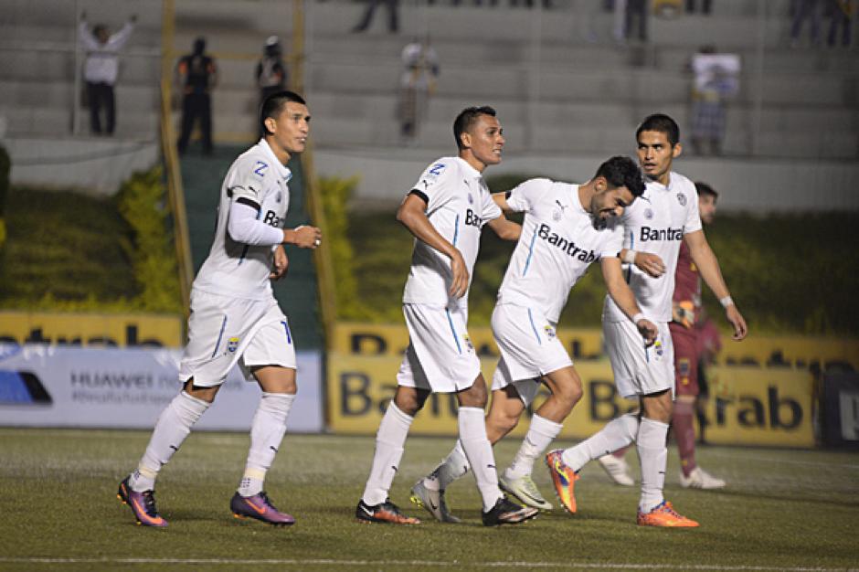Tinoco abri&oacute; el marcador durante el segundo tiempo del juego. (Foto: Jos&eacute; D&aacute;vila/Soy502)
