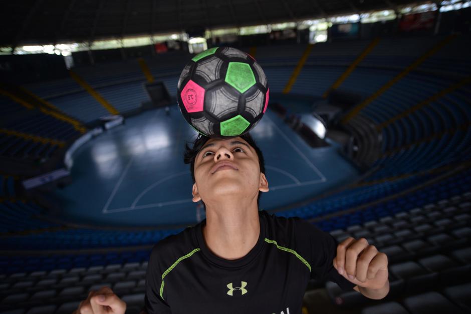 El Flaco, como lo conocen en el futsal guatemalteco, jugar&aacute; como profesional en Costa Rica.  (Foto: Wilder L&oacute;pez/Soy502)