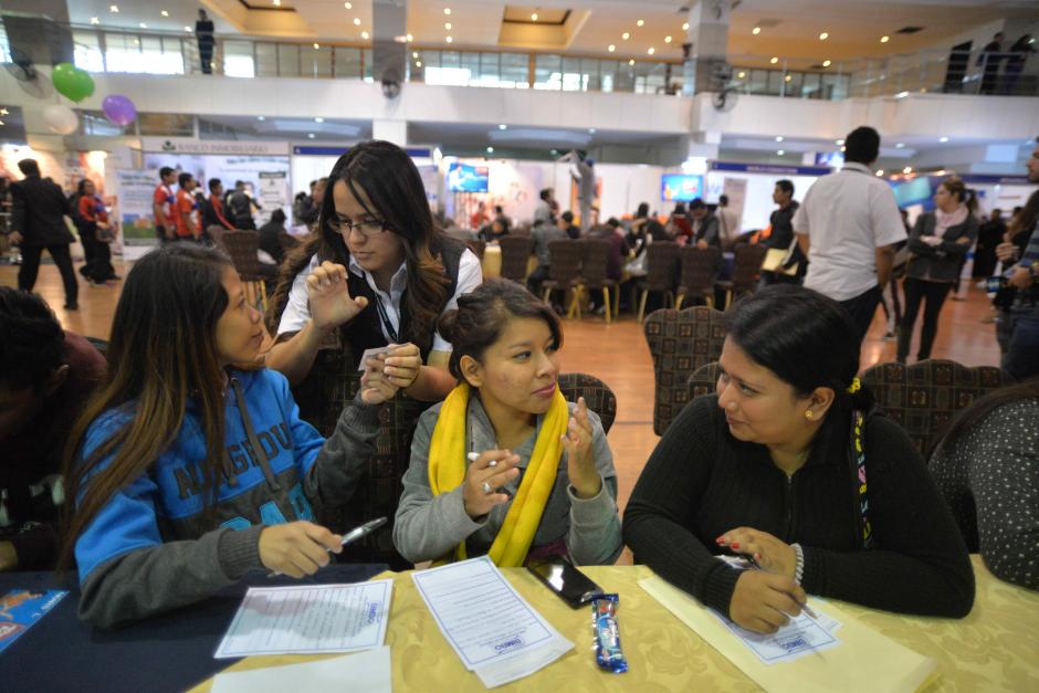 J&oacute;venes con dificultades auditivas superan sus barreras para encontrar empleo. (Foto: Wilder L&oacute;pez/Soy502)
