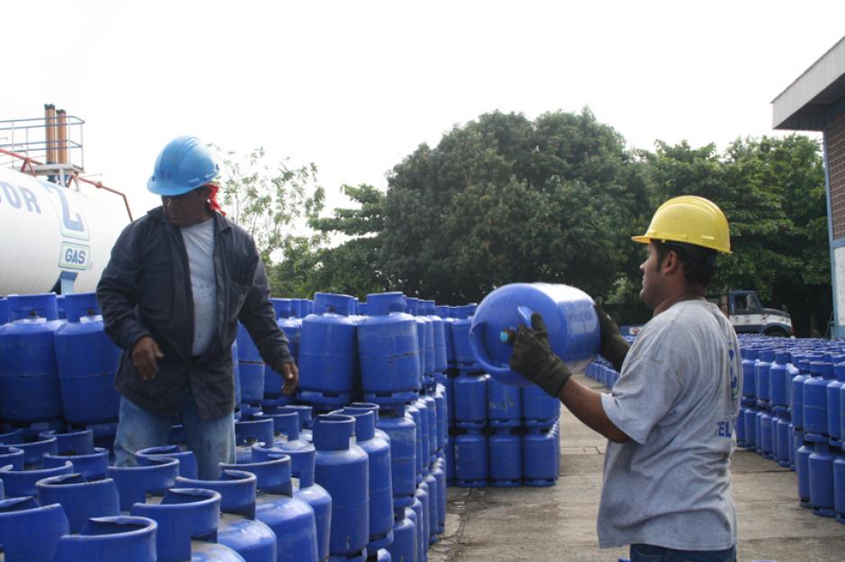 El hidrocarburo experiment&oacute; una reducci&oacute;n en los precios del 68% con respecto a enero de 2014. (Foto: Minec Salvador)