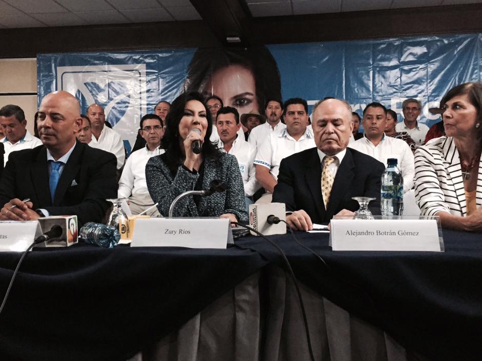 El partido Visión con Valores (VIVA) oficializó este jueves la candidatura presidencial de Zury Ríos. (Foto: Jesús Alfonso)