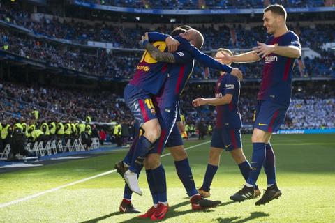 El extraordinario pase de Messi sin zapato para el gol del Barcelona