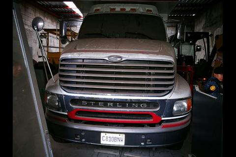 Una casa, un camión y dos excavadoras pasan a poder del Estado