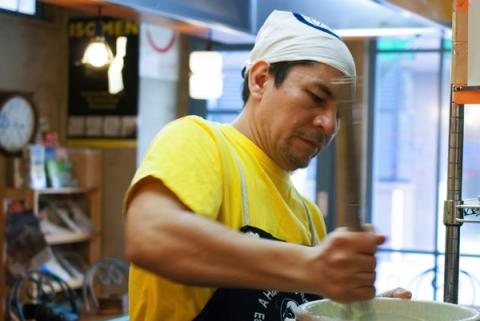 Fernando López, el guatemalteco que conquista Hiroshima con su sabor