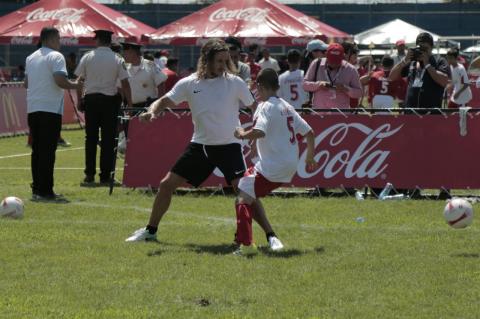 As&iacute; fue el encuentro futbol&iacute;stico de Carles Puyol en Mazatenango
