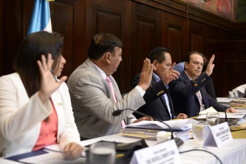 Pesquisidora pospone entrega de informe por antejuicio a Jimmy Morales