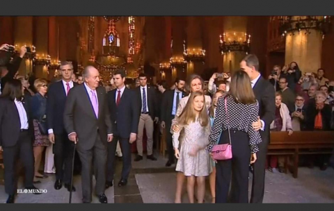 Los "memes" tambi&eacute;n entraron en la foto de la Familia Real