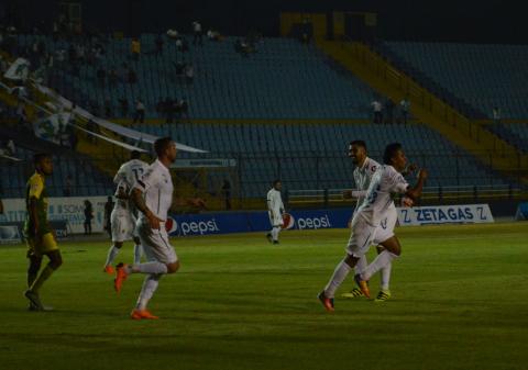 El canterano Óscar Mejía rescata la victoria para Comunicaciones