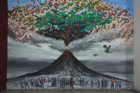 Japonés realiza obra en memoria de las víctimas del volcán de Fuego