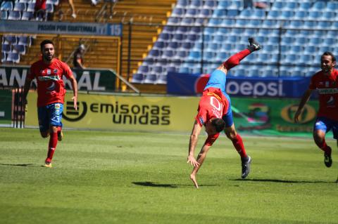Así celebró Marco Pappa su anotación contra Comunicaciones