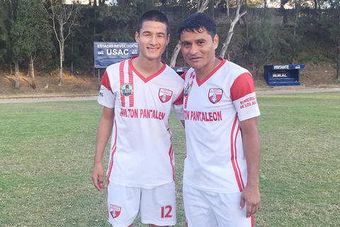 Fredy García aún juega profesionalmente y lo hace junto a su hijo