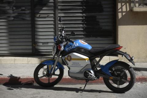 Motocicletas el&eacute;ctricas de la PNC llaman la atenci&oacute;n durante operativo