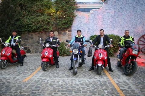 Esto gana el empleado municipal que recibe los golpes de Neto