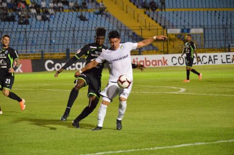 ¡Blanca remontada! Comunicaciones vence a Marathón