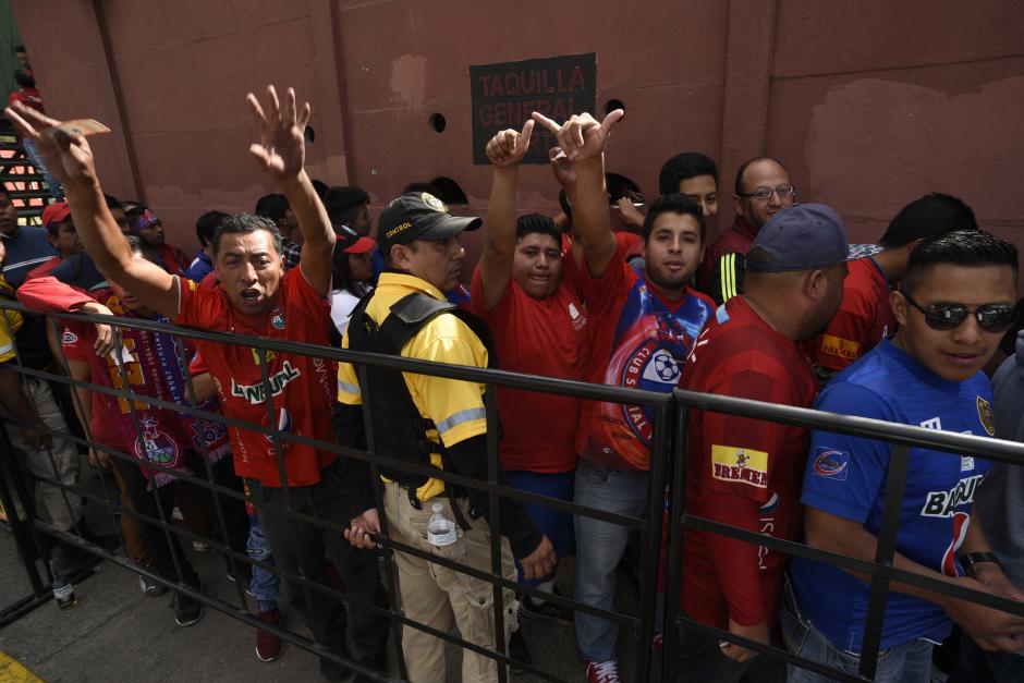 La afici&oacute;n roja se vuelve a enamorar de su equipo