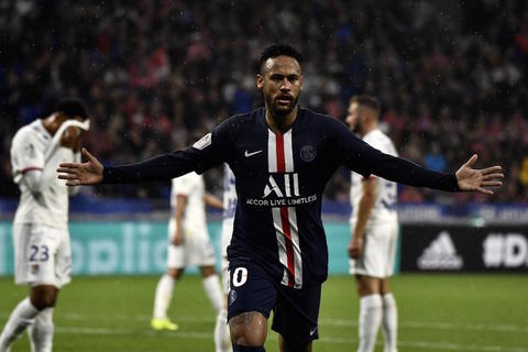 Neymar vuelve a salvar al PSG con un golazo de último minuto