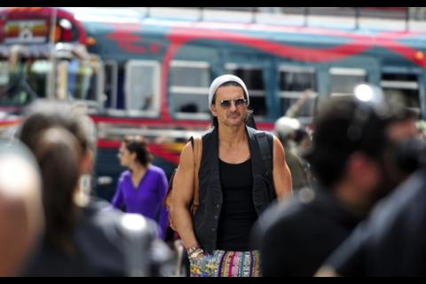 Ricardo Arjona se pasea por las calles de Antigua Guatemala