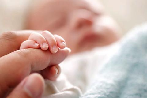 Besaron A Su Bebe En La Boca Y Lo Enfermaron De Por Vida