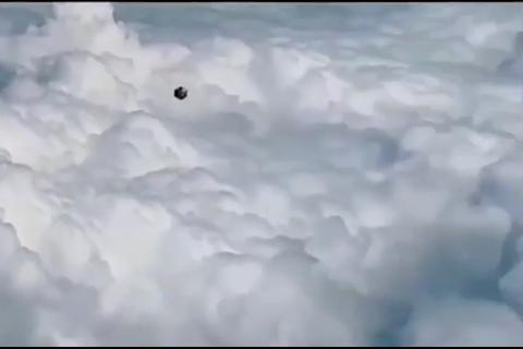 Pilotos De Un Avion Graban A Un Supuesto Ovni En Colombia Soy502