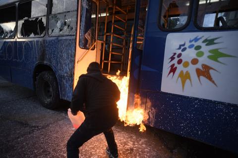 Los infiltrados que volvieron tensa la manifestación en la Plaza 