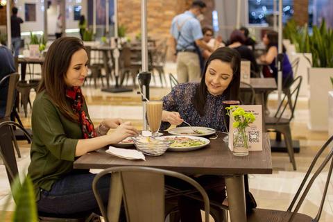 Plaza Tenedor, en Miraflores, abre nuevamente sus puertas