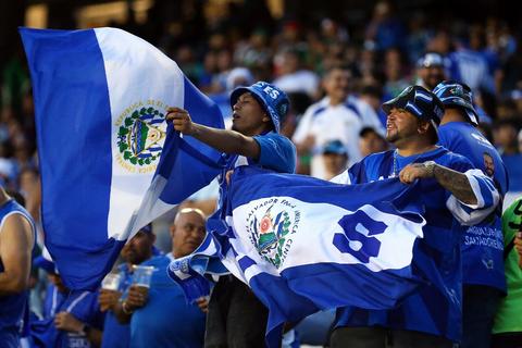 Los extraños tuits de Nayib Bukele durante el partido de El Salvador