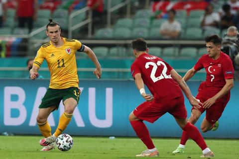 Eurocopa: Gareth Bale falla penal ante Turqu&iacute;a